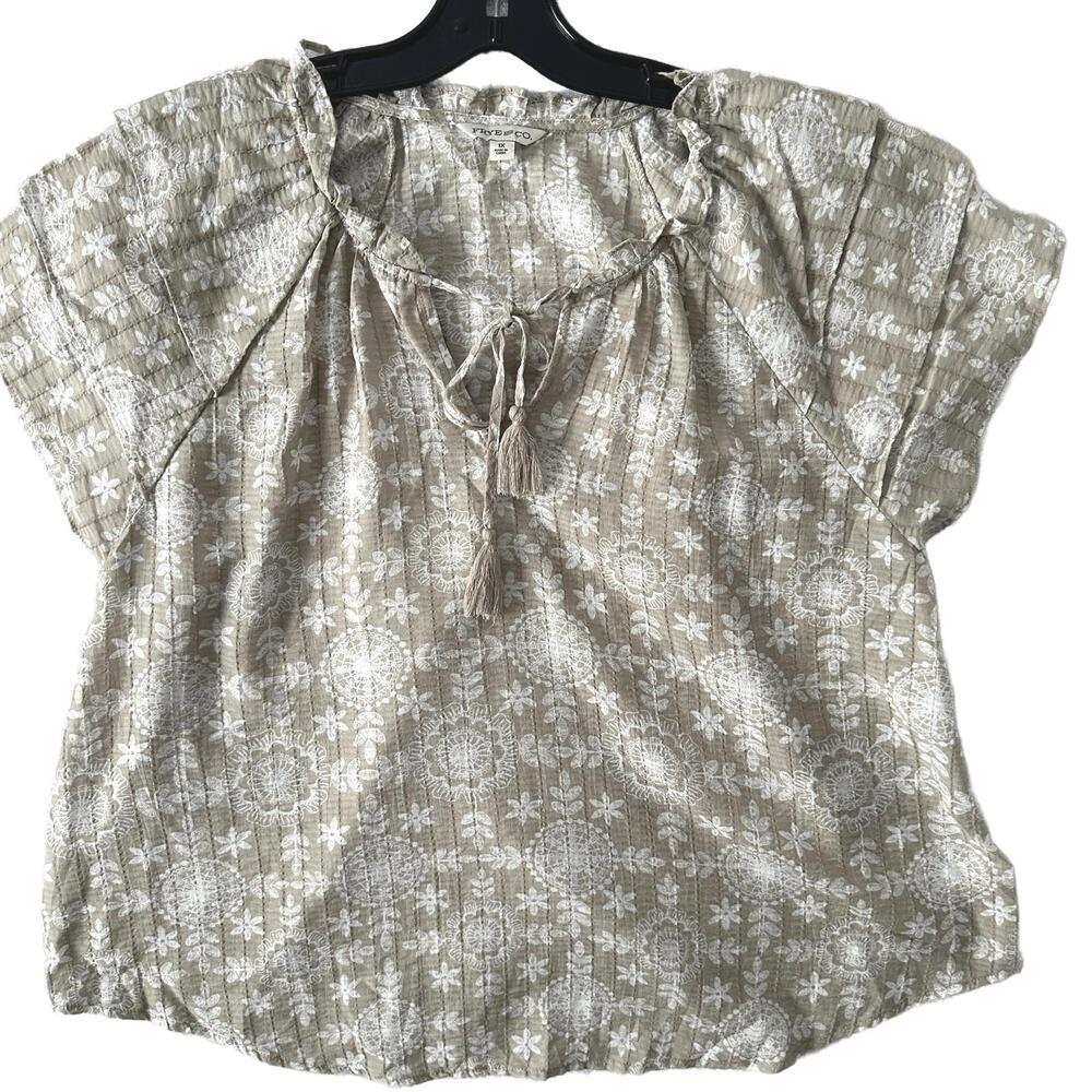 Frye Women Beige and White Floral Pattern Layered Short Sleeve Blouse - 1X